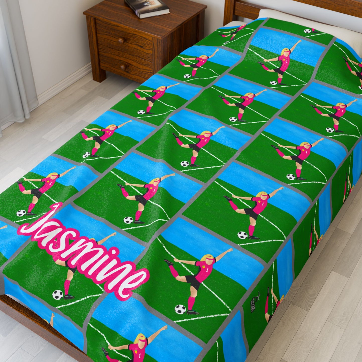 Fonyea Sports Soccer Girl Blanket (Three Sizes)