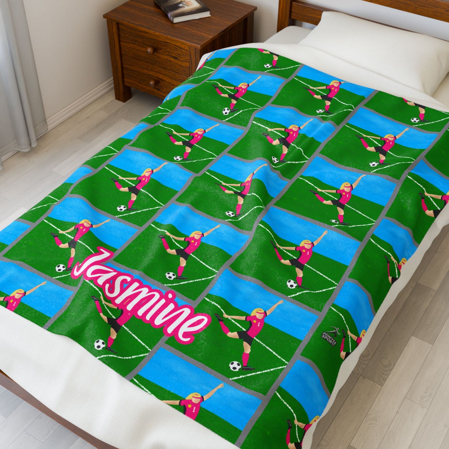Fonyea Sports Soccer Girl Blanket (Three Sizes)